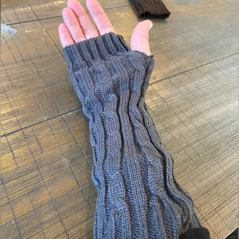 🌸BACK IN!! 2 PAIR 12” Cable Knit Hand/Arm Warmers